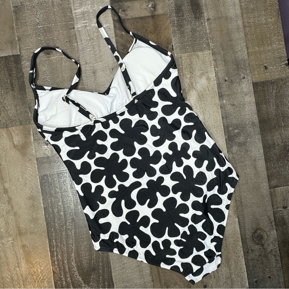 NWT Marimeeko for Target One Piece Swim Medium - Picture 6 of 13